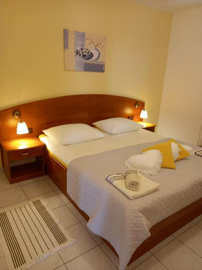 Banjol Apartman Katica מראה חיצוני תמונה